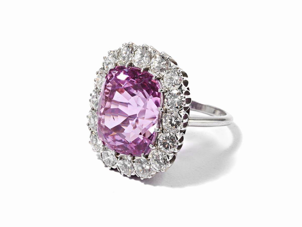 Asta di Gioielli Antichi, Moderni, Pietre Preziose e Argenti